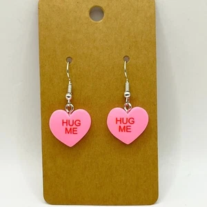 Valentine's Day Pink Conversation Heart HUG ME Novelty Dangle Earrings Small - Picture 1 of 4