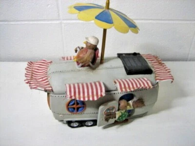 10" Ceramic "AIRSTREAM" RV trailer birdhouse - Image 1 of 4