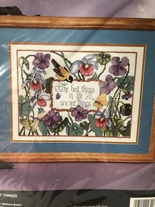Bucilla Kreuzstich Die besten Dinge im Leben sind keine Dinge 1994 Blumen Vögel - Bild 1 von 4