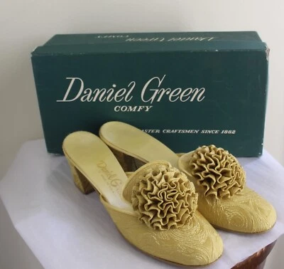 Daniel Green Vintage Sz 7 AA Sexy Gold Jacquard Pom-Pom Heeled Sipper Shoe - Image 1 of 4