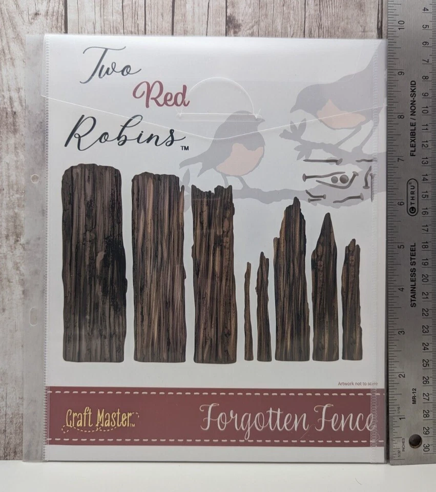 Dos petirrojos rojos troquel de metal cercas rústicas alambre de púas granero hiedra cubo de madera árbol Foto 1 de 1