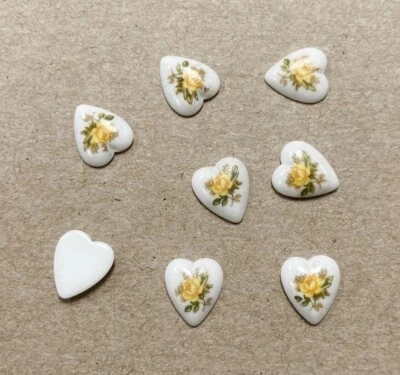 12 Vintage Japan Glass Yellow Rose 11mm. White Heart Cameo Cabochons 389 - Image 1 of 3
