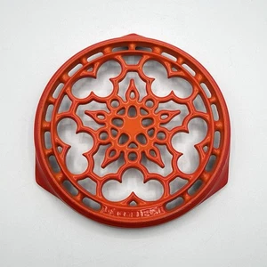 Le Creuset Enameled Cast Iron Deluxe Round Trivet Orange - Picture 1 of 9