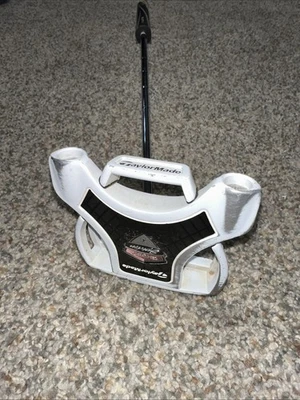 Taylormade Spider Ghost (para diestros, 32”) (daño por agarre) Foto 1 de 4