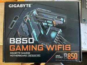 Placa madre GIGABYTE B850 GAMING WIFI6 AMD AM5 LGA 1718, ATX, DDR5, 3x M.2, PCIe - Imagen 1 de 2