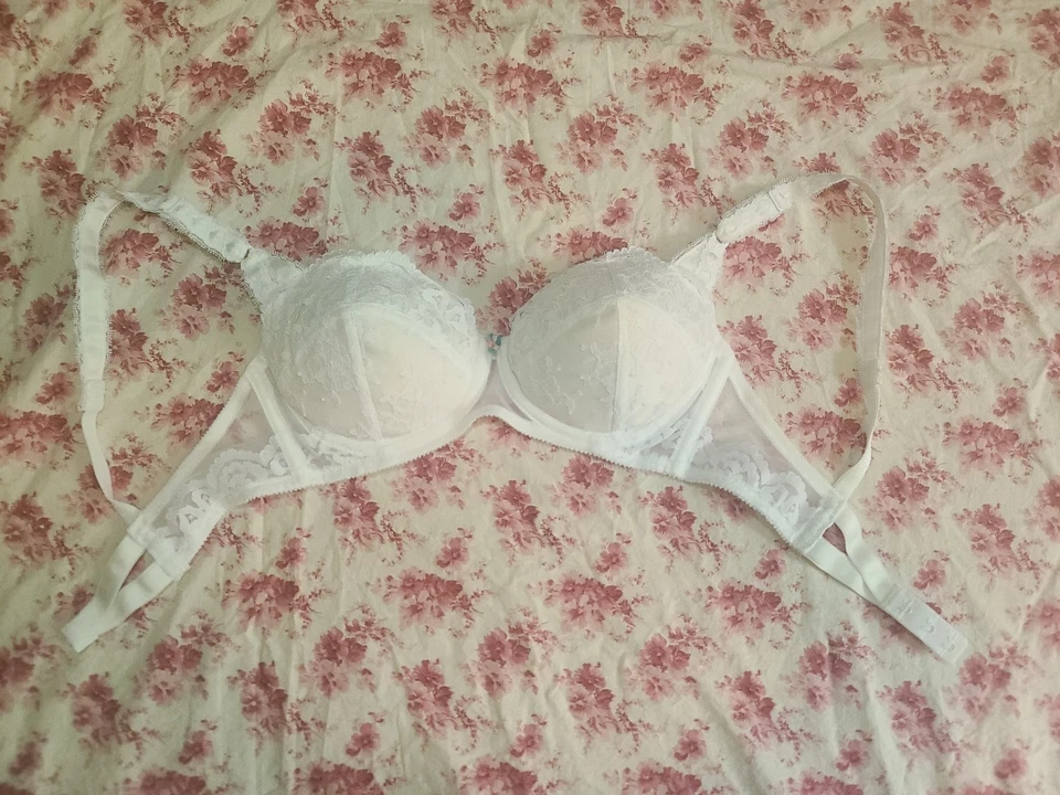 Sujetador pushup de encaje blanco Frederick's Of Hollywood 52084 talla 36B Foto 1 de 1