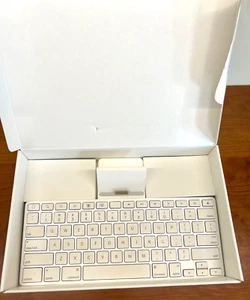 Apple iPad Keyboard Dock A1359 1., 2. Generation iPad Zubehör mit Booklet - Bild 1 von 6