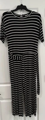 Mono jersey mameluco a rayas blanco y negro cómodo salón: grande  Foto 1 de 4