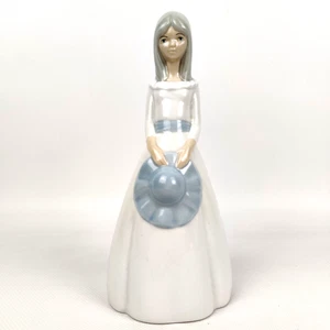 Figura de porcelana niña con sombrero Miquel Requena Valencia España años 90 23cm - Imagen 1 de 9