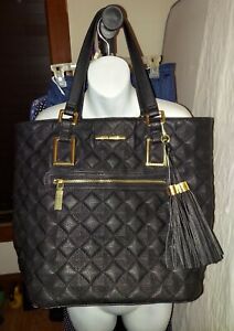 Steve Madden XL Black Hobo/Tote Quilted Handbag - Excellent Pre-Owned Condition