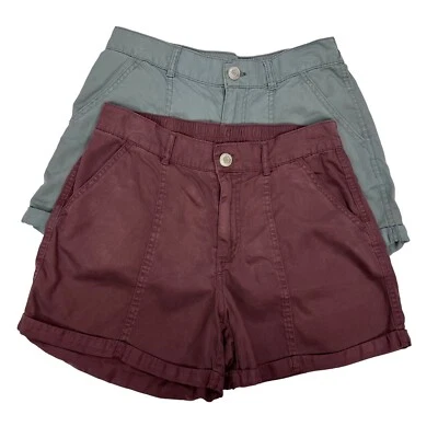 MAURICES Pantalones Cortos Informales Para Mujer Talla Pequeña Lote/2 Bolsillos Granates y Grises Puños 1” Foto 1 de 4