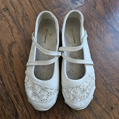 Zapatos planos de ballet Skechers Mary Jane de cuero para mujer talla 7,5 de encaje floral Y2K  Foto 1 de 4