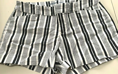 Old Navy Pixie Low-Rise Algodón Pantalones Cortos Blanco y Negro Rayas 2 Foto 1 de 4