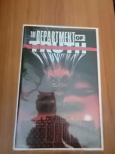 Department of Truth 9 Hutchinson Cover Ltd to 500 - Bild 1 von 5