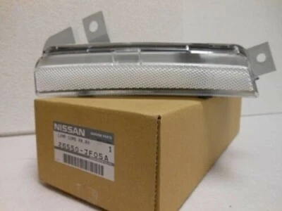 Nissan Genuine OEM R35 GT-R GTR 08-16 Clear Rear Bumper Reflector Lenses RH - Imagem 1 de 2