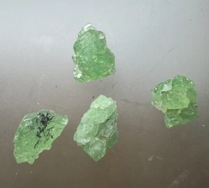 FADEN TSAVORIT Kristall Lot (2.78gr) Faden Tsavorite Crystal Lot , Tanzania - Picture 1 of 2