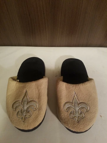 Forever Collectibles New Orleans Saints Women's Slippers Size Small 5-6 Cover