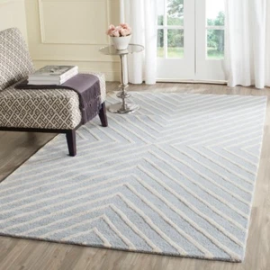 Safavieh Cambridge LIGHT BLUE / IVORY Wool Area Rug 4' x 6' - CAM129A-4 - Picture 1 of 3