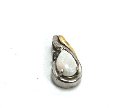 Colgante de ópalo AV Alwand Vahan de plata de ley y oro de 14 quilates Foto 1 de 4