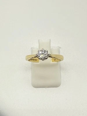 Anillo solitario de oro de 18 quilates y diamantes talla K1/2 regalo envuelto excelente estado Foto 1 de 4