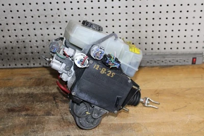 Conjunto de cilindro de refuerzo maestro módulo de bomba ABS Toyota 4Runner 2001-2002 Foto 1 de 4