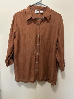 Blusa para mujer Chico’s talla 2 terracota con botones mezcla de seda/lino  Foto 1 de 4