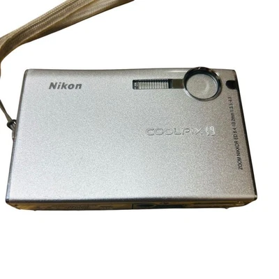 Nikon COOLPIX S9 Silver 6MP Digital Camera 3x Optical Zoom Tested Works Rare - Image 1 of 4