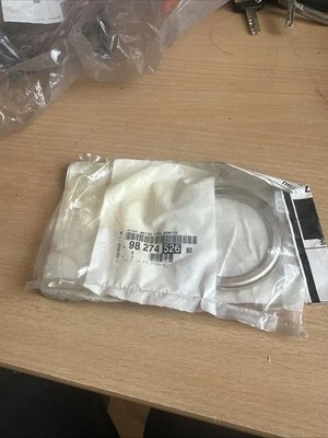 Genuine PSA Citroen/Vauxhall/Peugeot/DS Exhaust Bracket Seal 9827452680 - Image 1 of 4