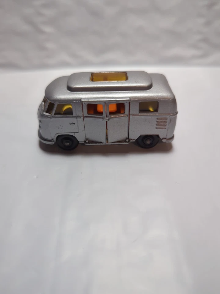 Cámper Volkswagen Matchbox #34 techo bajo Foto 1 de 4