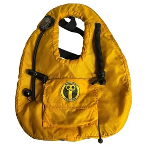 Aqua Lung EE. UU. Dispositivo compensador de flotabilidad amarillo vintage de buzos BCD - Imagen 1 de 8