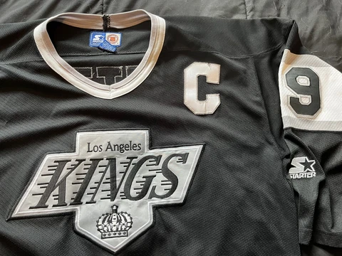 Adult Large- Vintage Starter Wayne Gretzky LA Kings Captains Away Jersey Cover