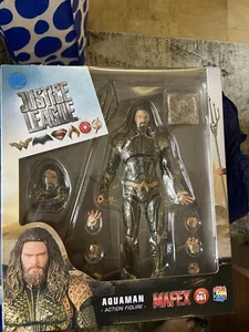 Medicom Justice League Aquaman MAFEX Action Figure - Picture 1 of 4