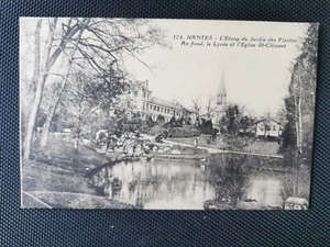 CPA 44 NANTES - L'Etang du Jardin des Plantes - Au Fond - Le Lycée et l'Eglise - Imagen 1 de 2