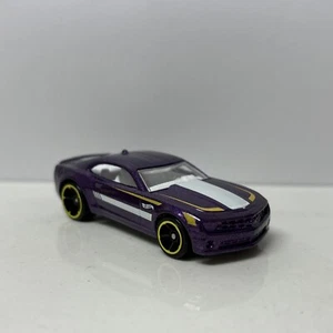 2010 10 Chevy Camaro SS Collectible 1/64 Scale Diecast Diorama Model - Picture 1 of 4