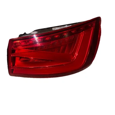 2015-2016 奥迪 A3 Quattro 右握乘客侧尾灯总成原始设备制造商 8V5945096C — 第 1/4 张图片