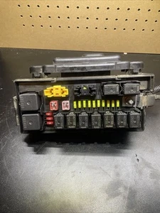 Jeep Grand Cherokee WK 05 OEM TIPM Body Control Module Fuse Box Power  - Picture 1 of 7