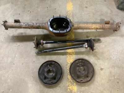 Ford Mustang Torino Fairlane 8 pulgadas carcasa original ejes y placas de respaldo Foto 1 de 4