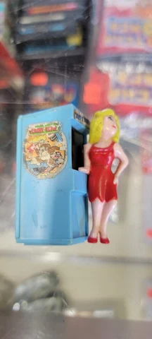 Vintage orig 1981 plastic toy Pauline figure Donkey Kong Nintendo Coleco Cover