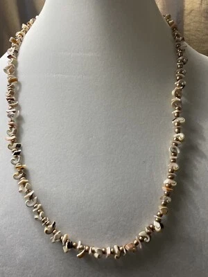 Collar de diseño de cuentas de vidrio de 27 pulgadas de largo pequeño marrón/bronceado pucca/castel y bronce para hombre Foto 1 de 2