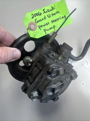 2005 SUZUKI Grand Vitara 2.7L V6 CONJUNTO DE MOTOR DE POLIA DE BOMBA DE DIREÇÃO HIDRÁULICA - Imagem 1 de 4