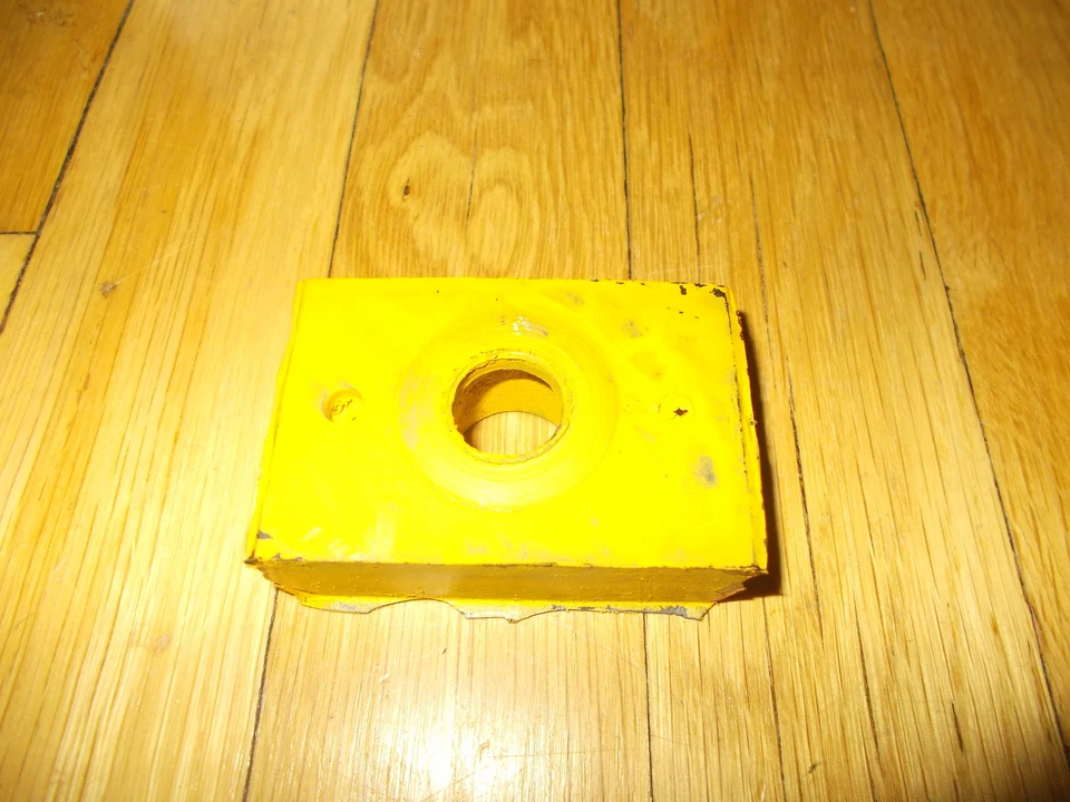 NUEVO 1964 65 66 67 FORD P350 P500 240CI SOPORTE MOTOR TRASERO MONTAJE AISLANTE Foto 1 de 1