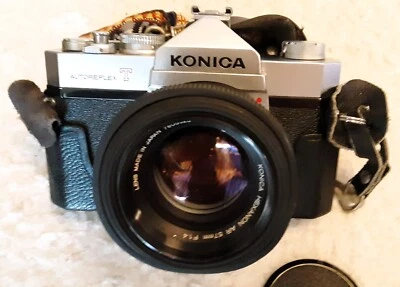 Cámara Konica Autoflex T 35 mm sin probar con estuche de transporte Foto 1 de 4