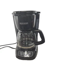 Black + Decker CM1100B 12-Cup Programmable Coffeemaker Cleaned Tested Free Ship - Picture 1 of 8