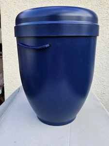 Urne für Menschen. Auch für Tiere nutzbar.  - Bild 1 von 1