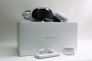 Apple Vision Pro, 512GB, Solo Knit/Dual Loop Bands, 21W, W/W+, MQL93LL/A - Picture 1 of 6