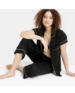Auden Women's MEDIUM Black Cloud Knit Carpi Cropped PJ Lounge Pants NWT MSP $30 - Picture 1 of 10