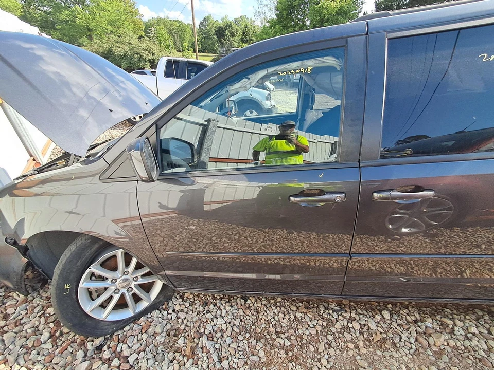 Used Front Left Fender fits: 2015 Dodge Caravan Front Left Grade A Foto 1 de 4
