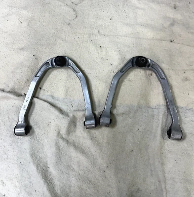 Infiniti G35 Nissan 350Z 2003-2006 tracción trasera brazos de control superiores delanteros OEM Foto 1 de 2