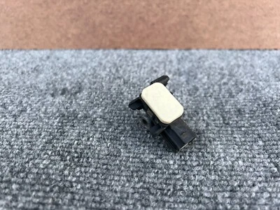 INFINITI QX80 2014-2017 OEM FRONT RADIATOR SUPPORT FRONT BUMPER SENSORS ASSEMBLY - Image 1 of 4