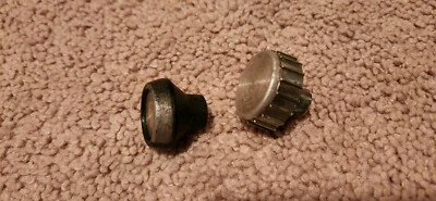 Lote de 2 perillas de radio vintage KIP 5069 plateadas y negras Foto 1 de 4